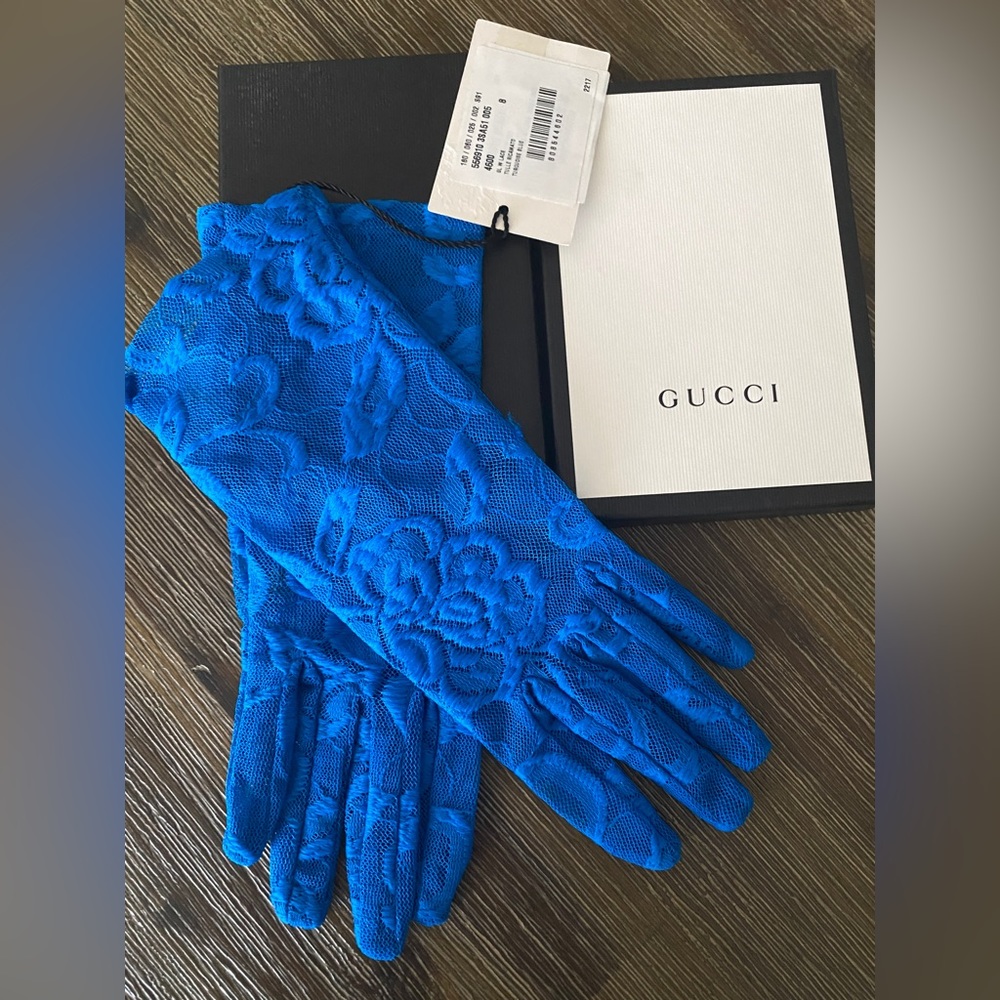 Gucci lace gloves